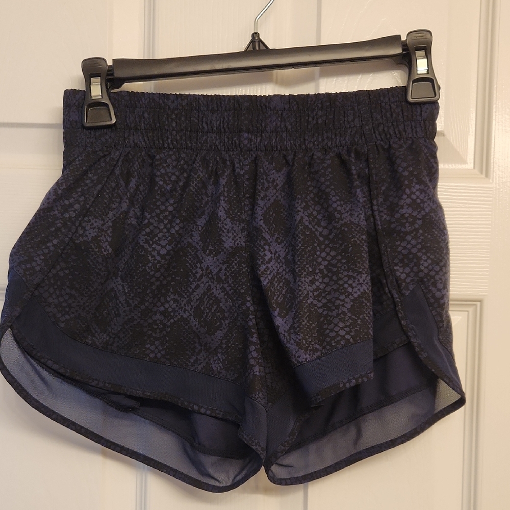 Athleta Navy Patterned Women's Athletic Shorts